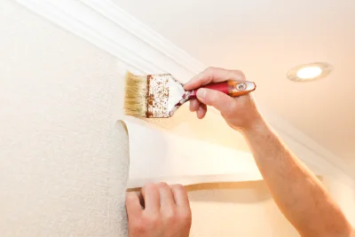 Pose de papier peint à Berjou — revêtements muraux et toiles de verre